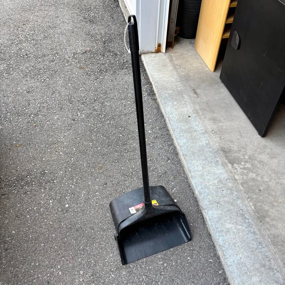 Upright Standing Dustpan - photo 2