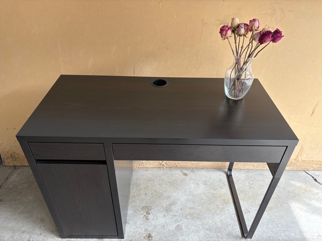 Beautiful and clean IKEA Micke Desk