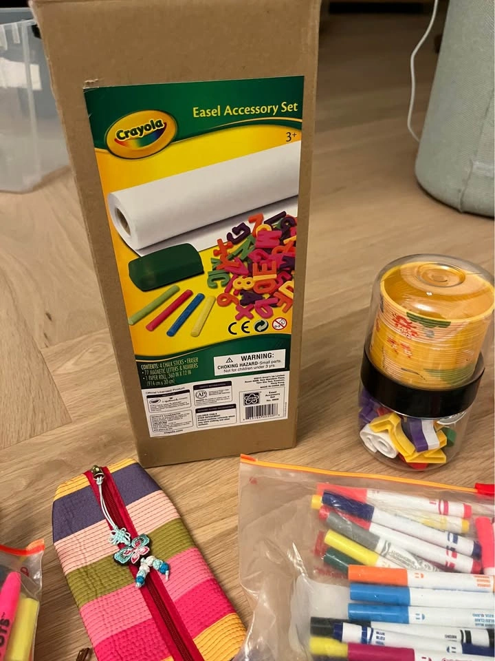 Huge lot of kids art supplies and stationary bundle - photo 3
