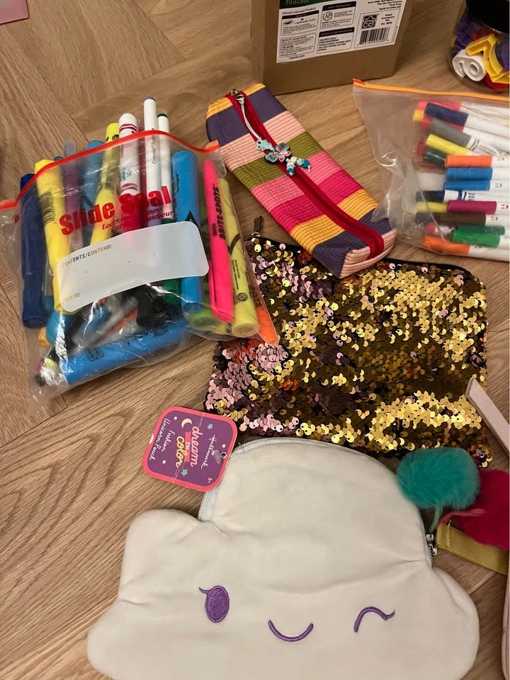 Huge lot of kids art supplies and stationary bundle - photo 4