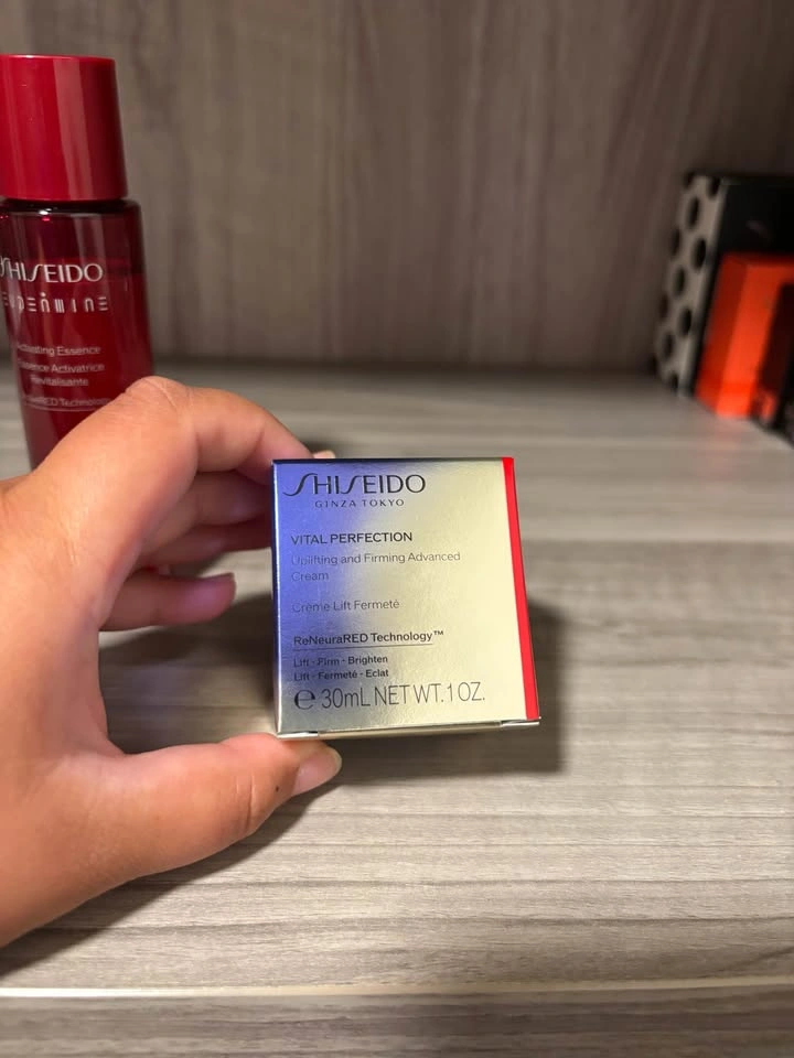 Shiseido Eudermine Essence 70ml & Vital Perfection Cream 30ml - photo 2