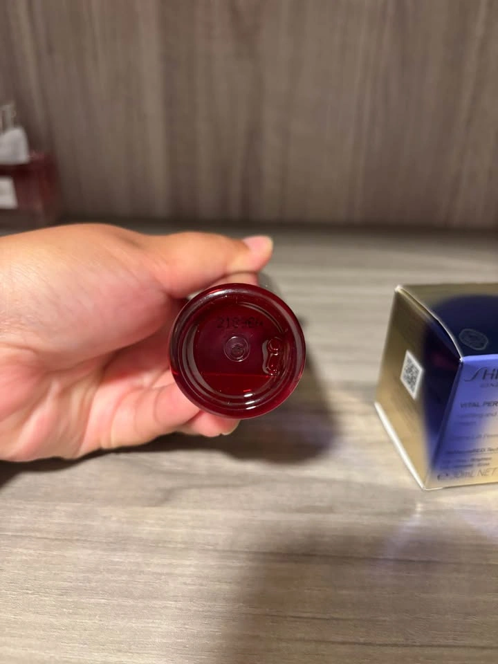 Shiseido Eudermine Essence 70ml & Vital Perfection Cream 30ml - photo 5