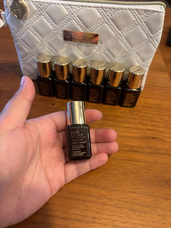 Estee Lauder Advanced Night Repair Serums 49ml + Shiseido Pouch - photo 2