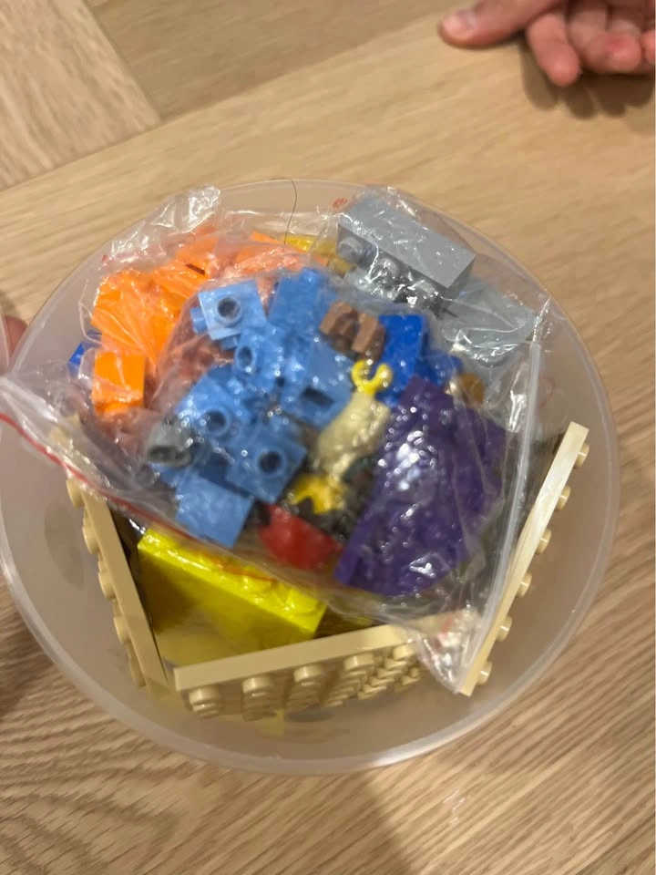 LEGO small pick a brick cup filled and Friends Heart Box Set - photo 3