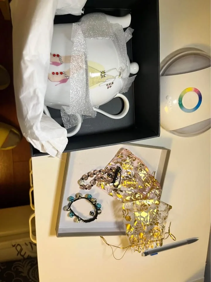 Porcelain tea pot and bracelet - photo 3