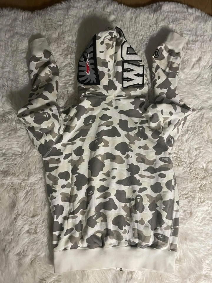 Bape Hoodie - Medium - photo 2