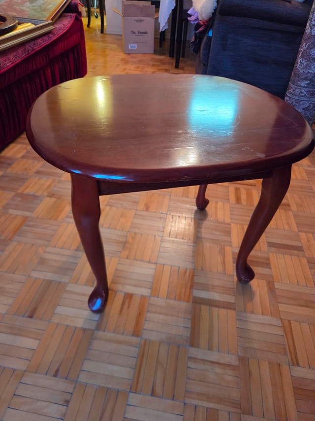 Oval Cherry Wood End Table - Queen Anne Legs - 20x23 in - photo 4