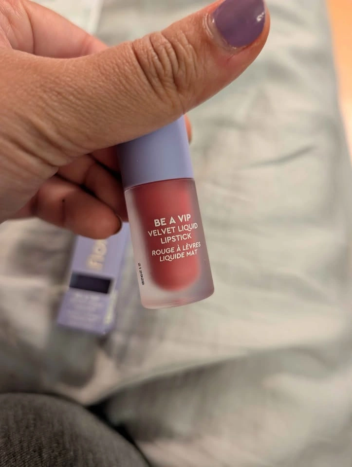 Florence be a vip liquid lipstick - photo 2