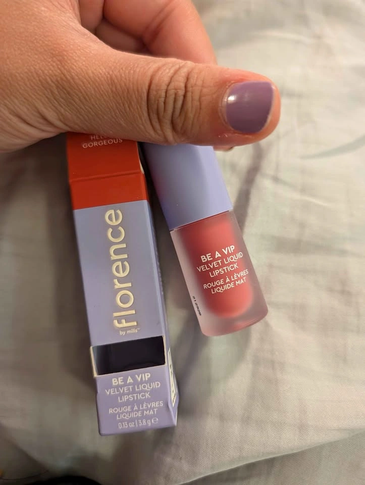 Florence be a vip liquid lipstick - photo 3
