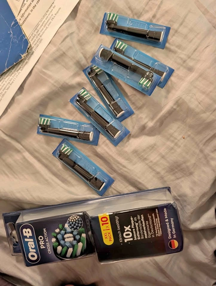 Oral-B Electric Toothbrush Pro Cross Action New Brush Heads
