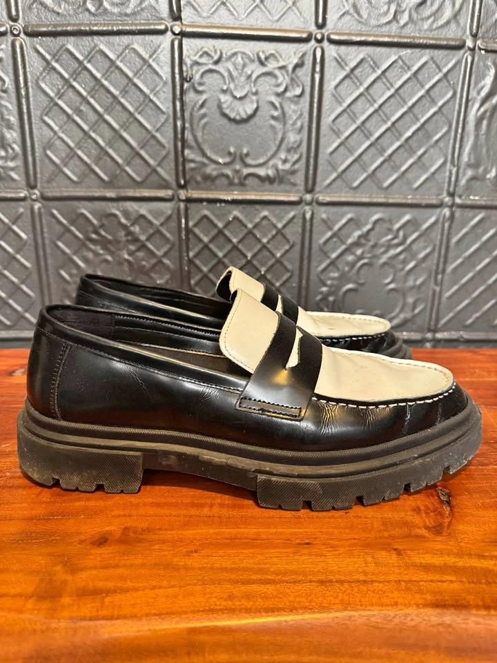 Steve Madden Two-Tone Lug Sole Penny Loafers White/Black