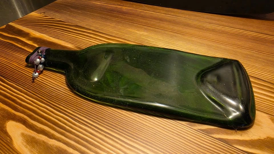 Melted Green Glass Bottle Tray with Beaded Detail - photo 2