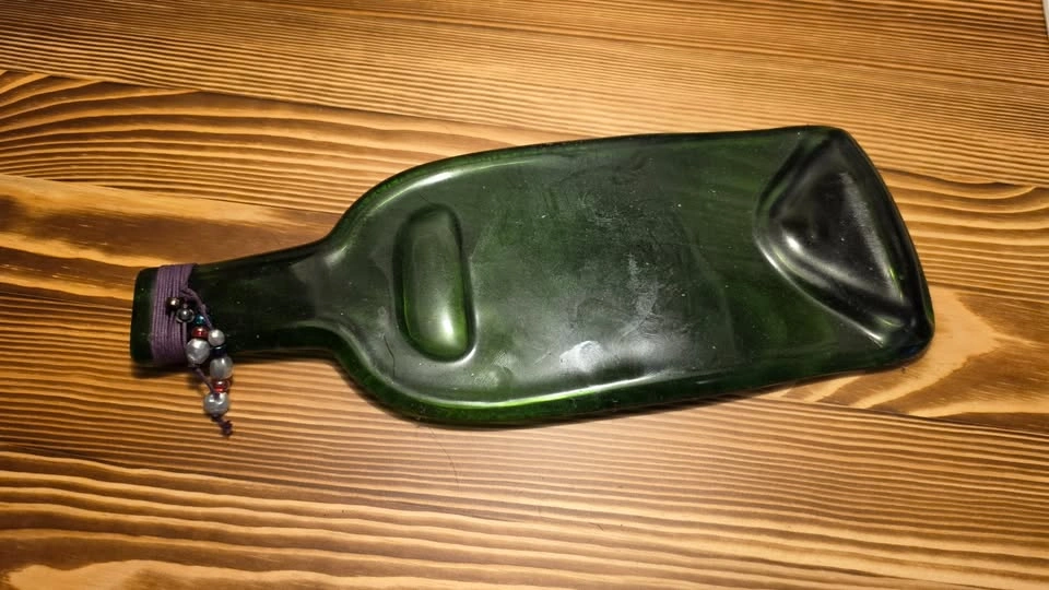 Melted Green Glass Bottle Tray with Beaded Detail - photo 3