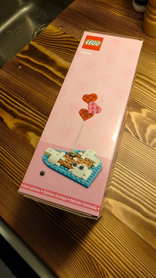 BNIB LEGO Penguins in Love (40886) - Limited Edition - photo 4