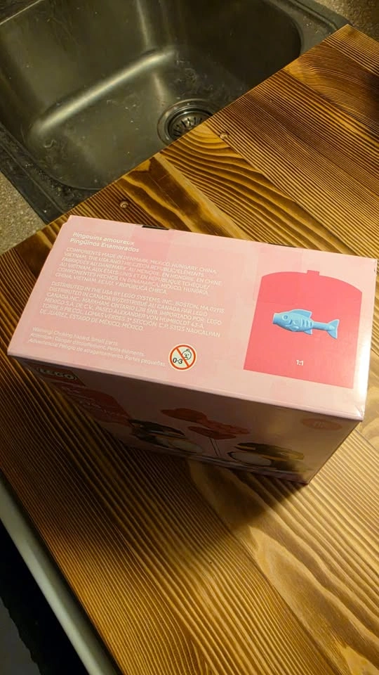BNIB LEGO Penguins in Love (40886) - Limited Edition - photo 5