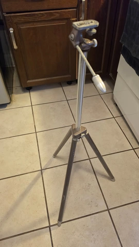 Retro Metal Photography Tripod w/ Pan & Tilt Head - photo 4