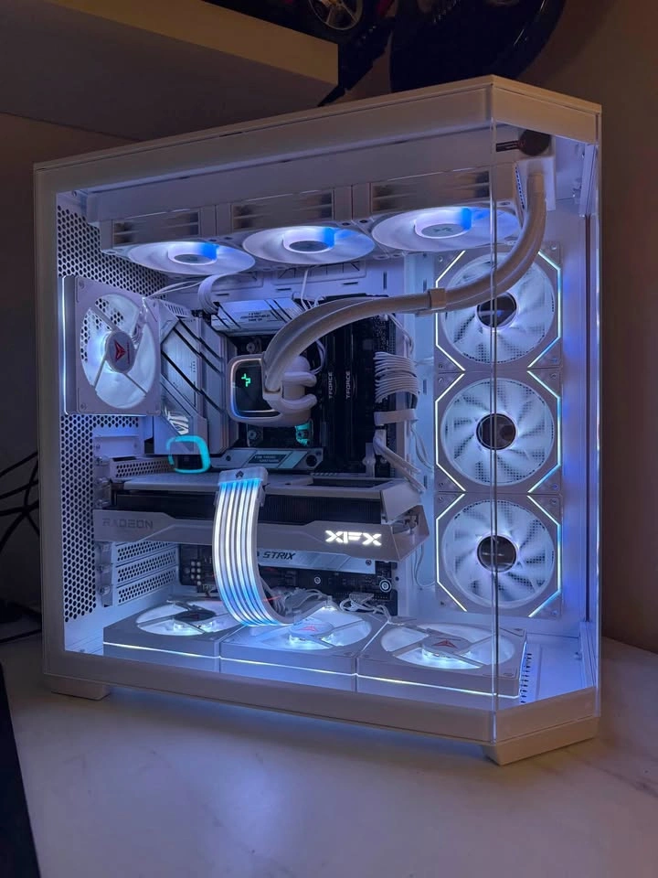 White Gaming PC - Ryzen 5 7600X3D, Radeon RX 9060 XT, 32GB RAM