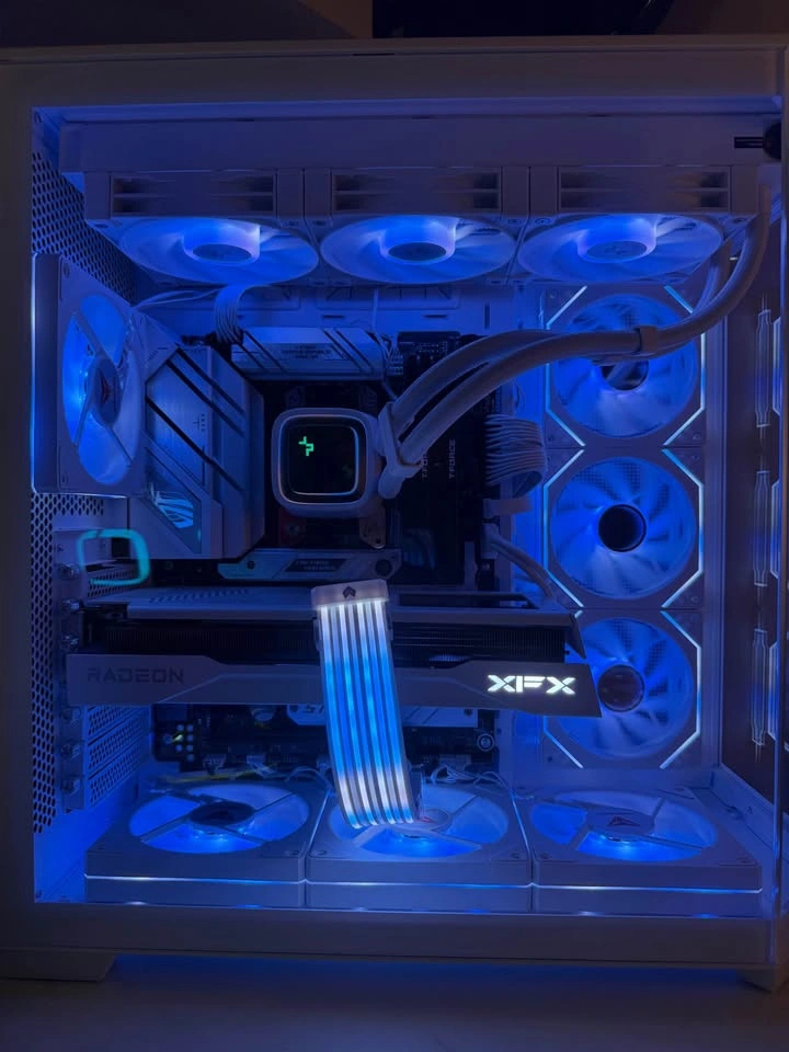 White Gaming PC - Ryzen 5 7600X3D, Radeon RX 9060 XT, 32GB RAM - photo 2
