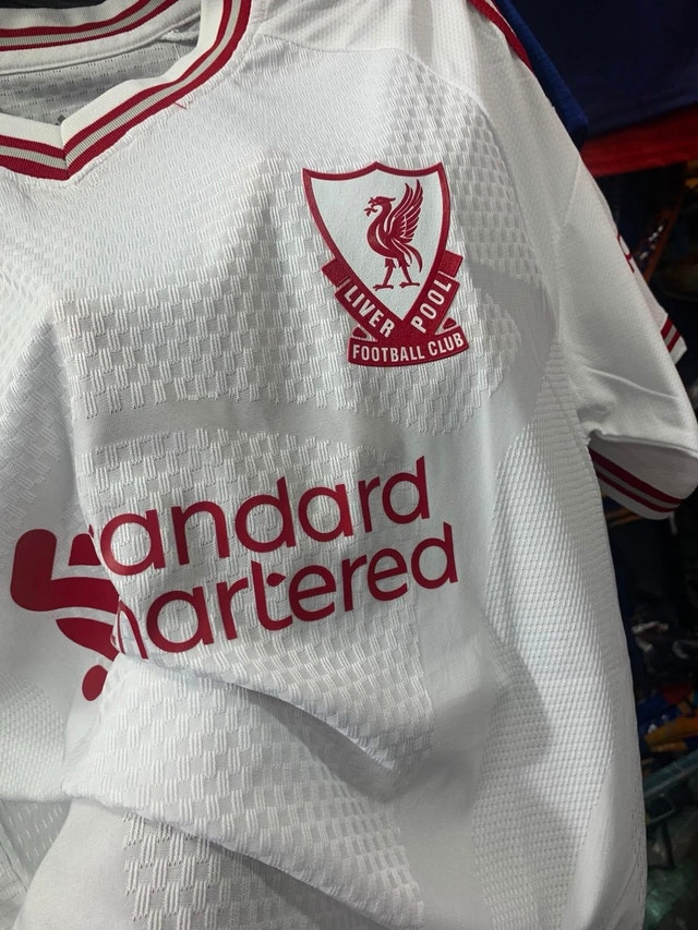 Liverpool 26/27 Season Player/Stadium Version Replica Kits - photo 4