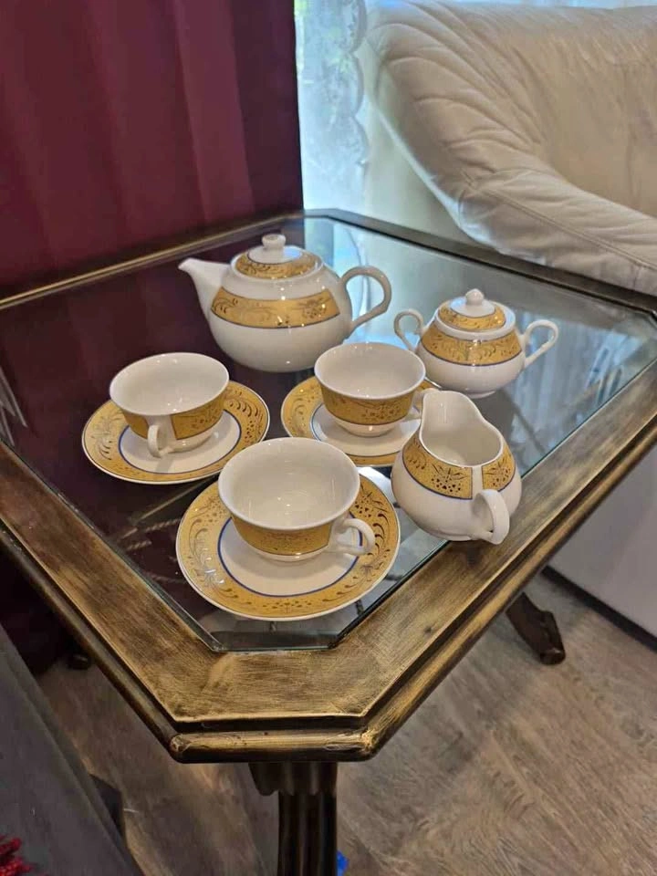 Louis Prince Porcelain Tea Set – White & Gold – 9 Pieces