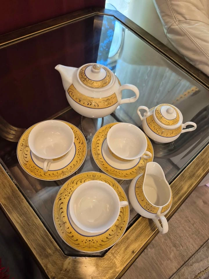 Louis Prince Porcelain Tea Set – White & Gold – 9 Pieces - photo 3