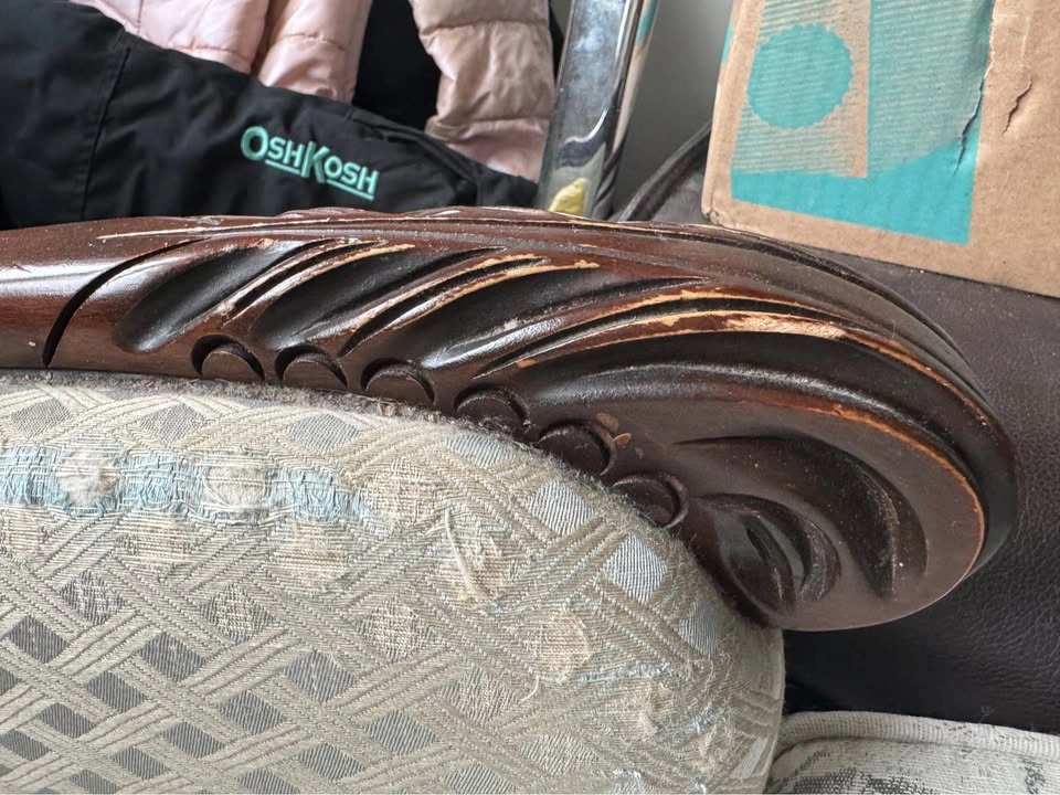Vintage Carved Wood Sofa/ Settee - project piece - photo 3