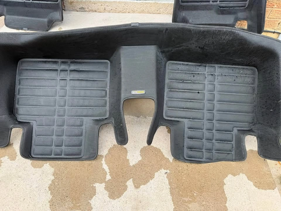MOVING DEAL: Custom-Fit Floor Mats for Honda Accord (2018-2022) - photo 3