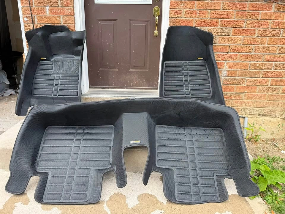 MOVING DEAL: Custom-Fit Floor Mats for Honda Accord (2018-2022) - photo 4