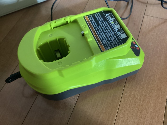 Ryobi 18v Charger - photo 2