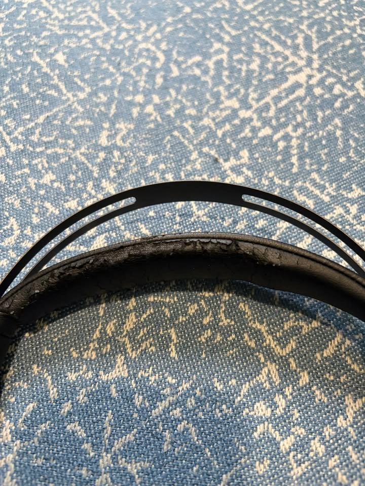 Poly Voyager Focus 2 UC Wireless Headset + Charging Stand - photo 4