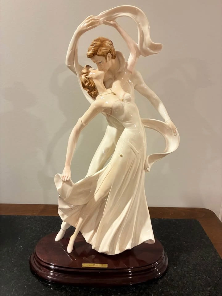 The Dancing Couple Sculpture - photo 3