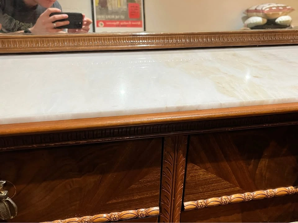 Marble-top dresser with large mirror - photo 2