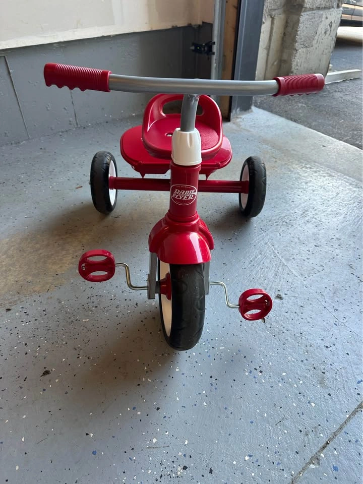 Radio Flyer Tricycle - photo 3