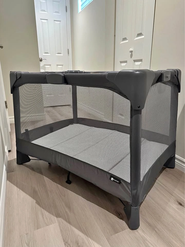 4moms breeze plus playard - open with one push