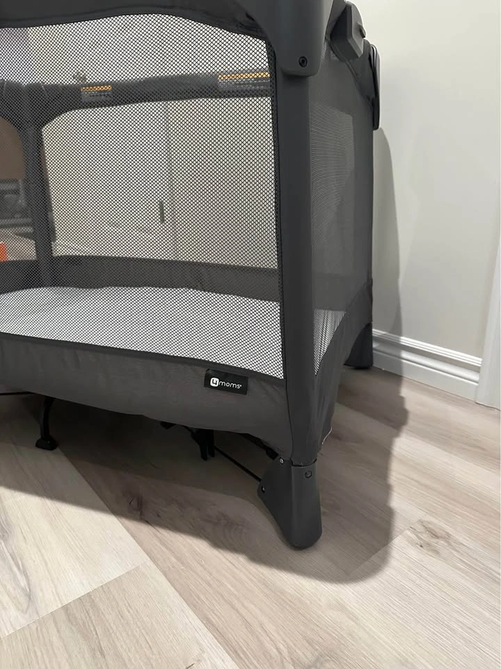 4moms breeze plus playard - open with one push - photo 4