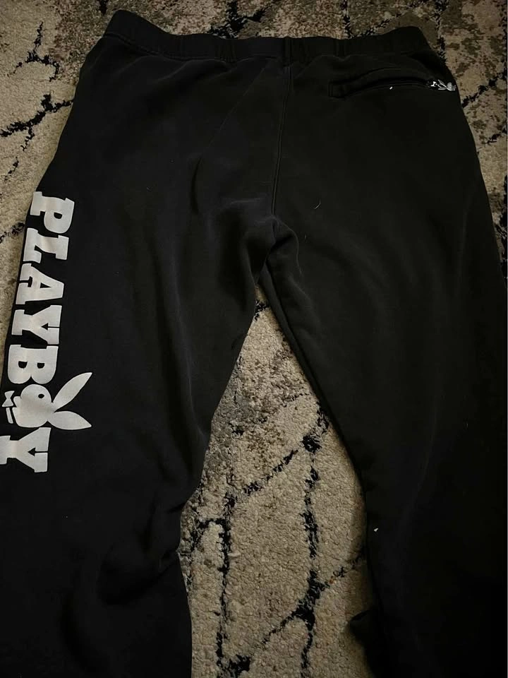 4 pairs of sweatpants