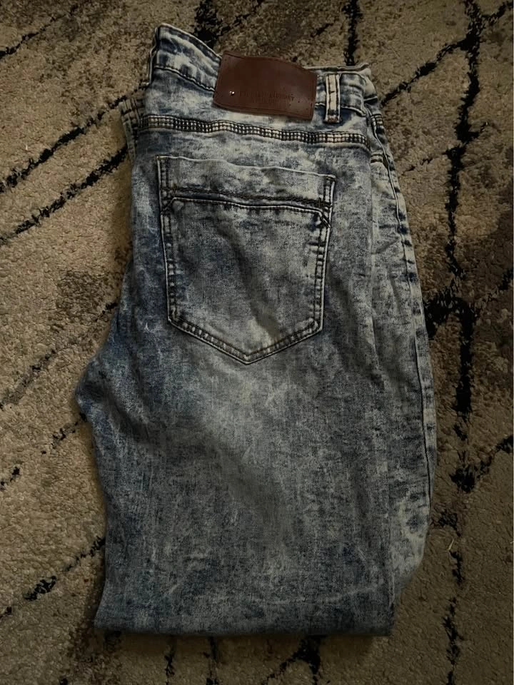 6 pairs of jeans - photo 2