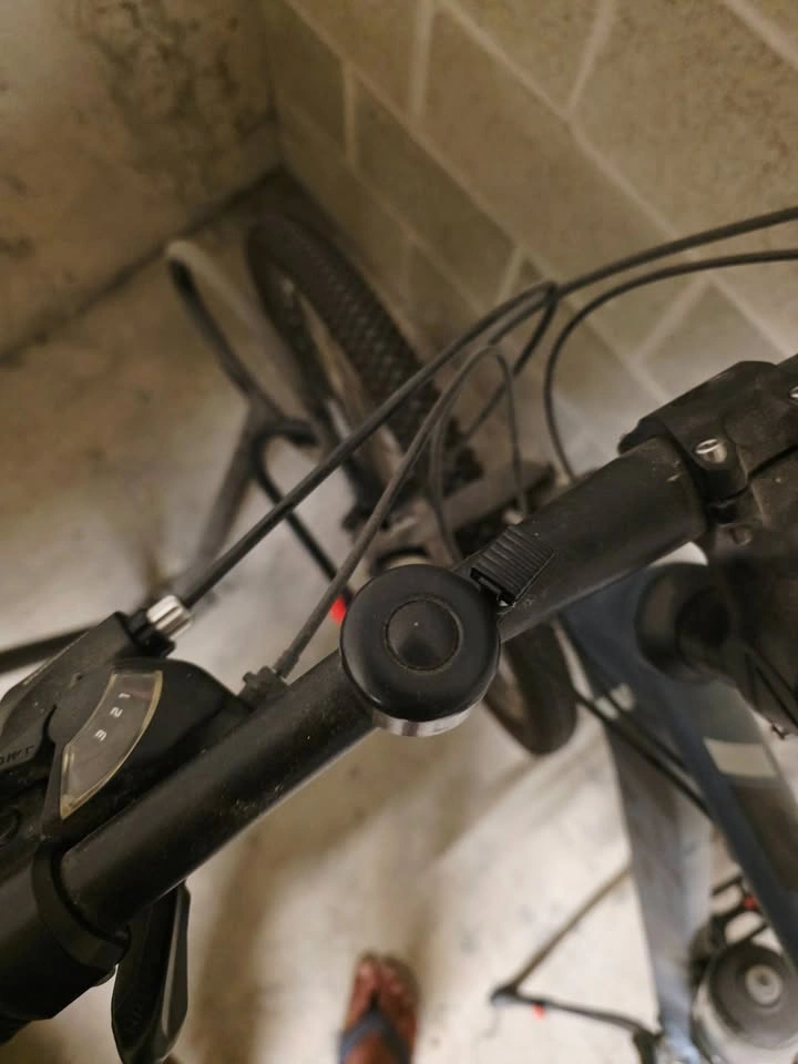 Reid Hybrid Bike In Almost New Condition - photo 5