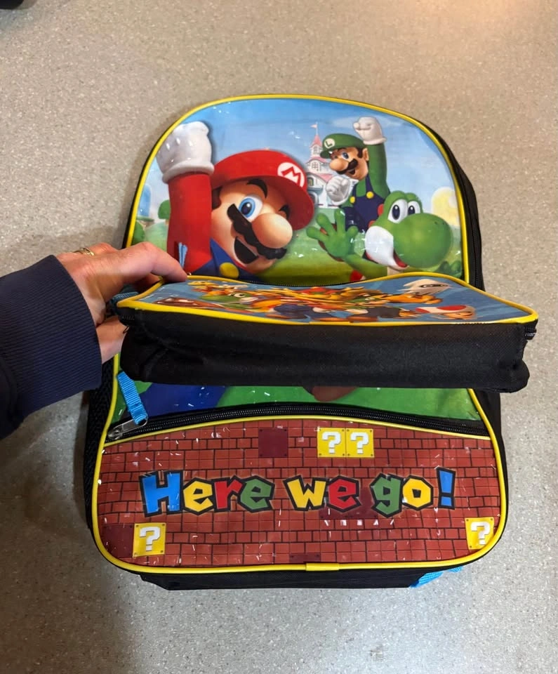 Super Mario Backpack Set including lunchbox - photo 3