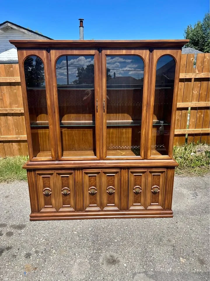 Vintage Sklar Lighted Display Cabinet / China Hutch