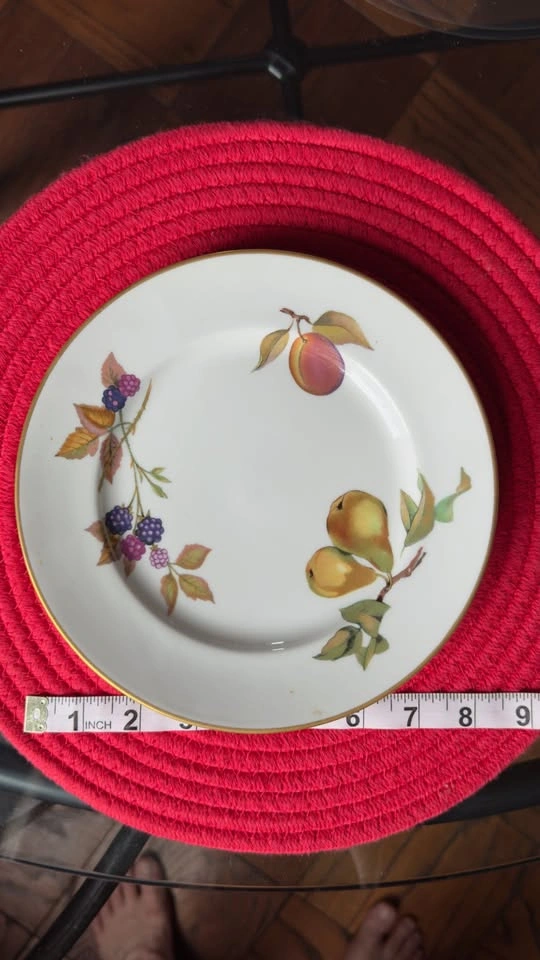 Vintage Royal Worcester Evesham Gold – 39-Piece Collection - photo 3