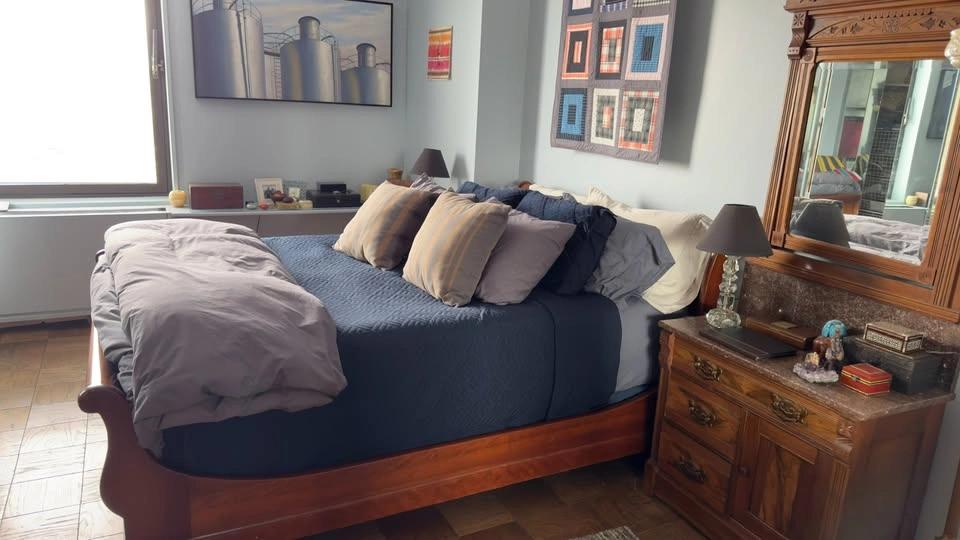Queen Cherry Wood Sleigh Bed Frame- Late 20th Century - photo 3