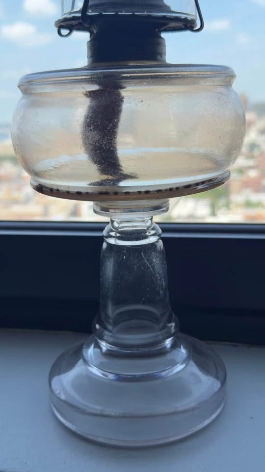 Vintage 19th-Century Clear Glass Pedestal Oil Lamp, 18" - photo 4