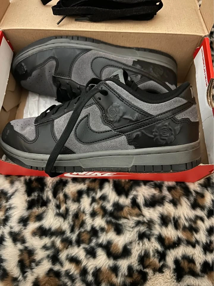 Nike dunk Black Roses - photo 3