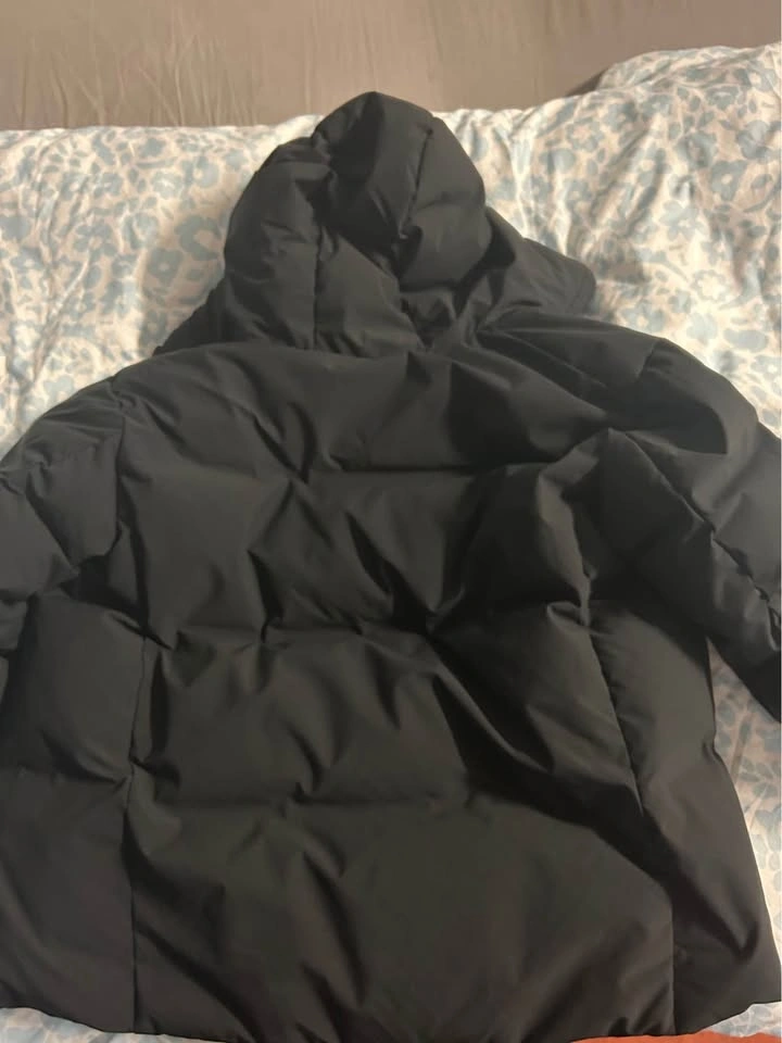 Uniqlo black down winter jacket - photo 3