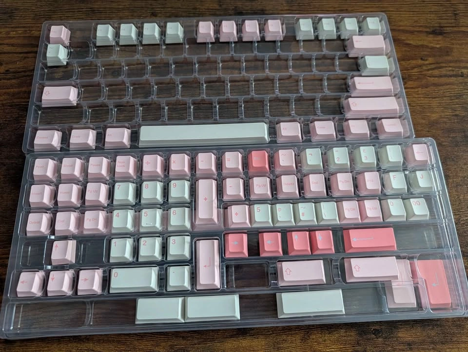 KBM Love Detective (Chika Fujiwara) Keycap Set and Desk Mat - photo 2