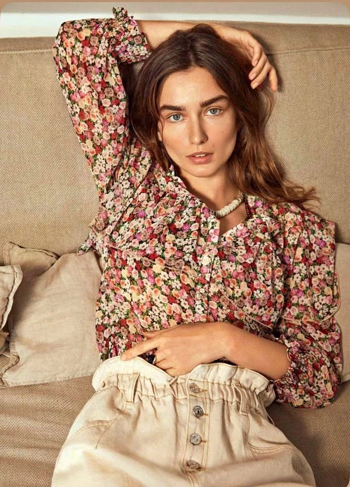 Flowers blouse size XS Mango brand