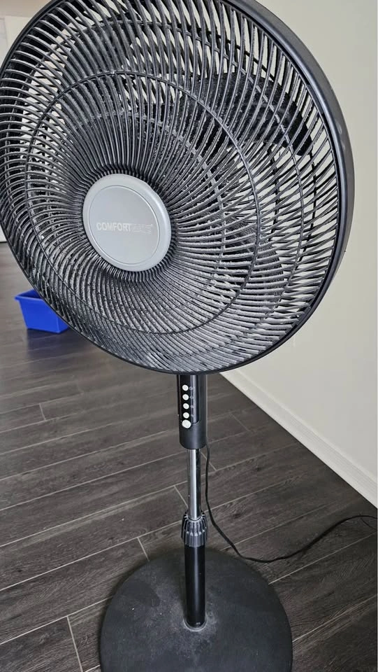 ComfortMate Pedestal Fan with remote - Moving sale - photo 2