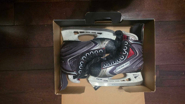Bauer Hockey Skates Vapor X60 - YTH 12 $30 obo - photo 2