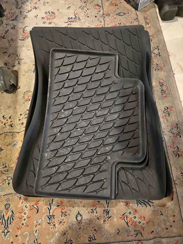 Mercedes-Benz GLB winter mat set